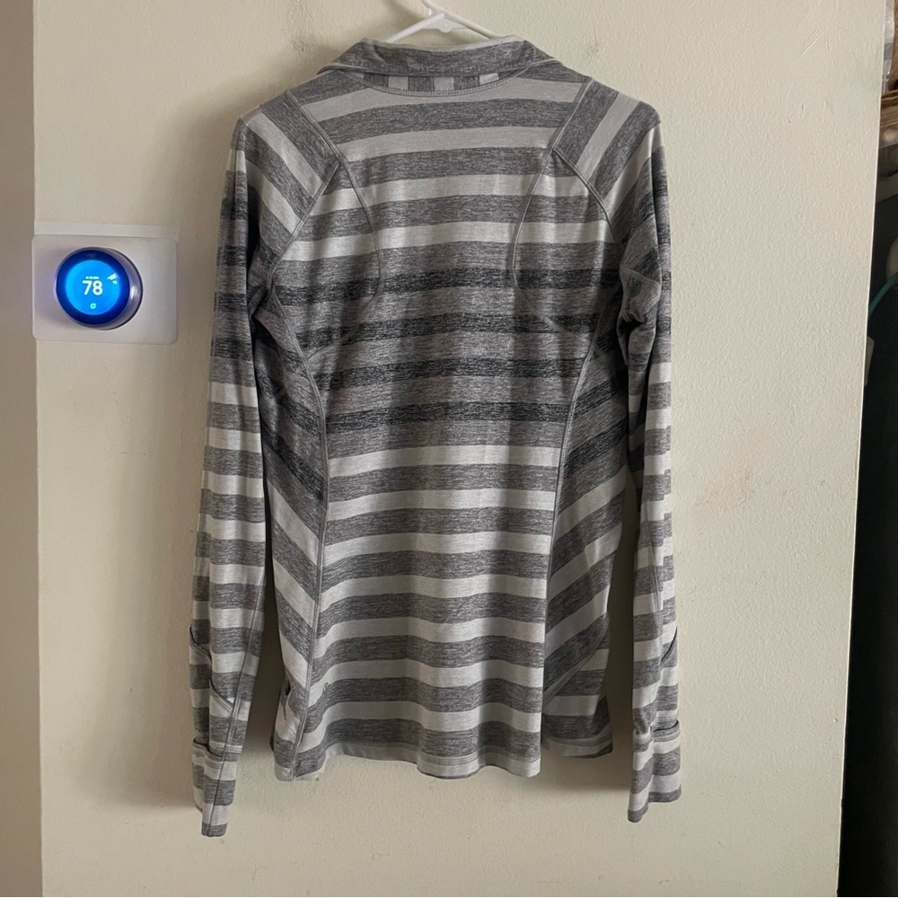 Lululemon long sleeve pullover size 12